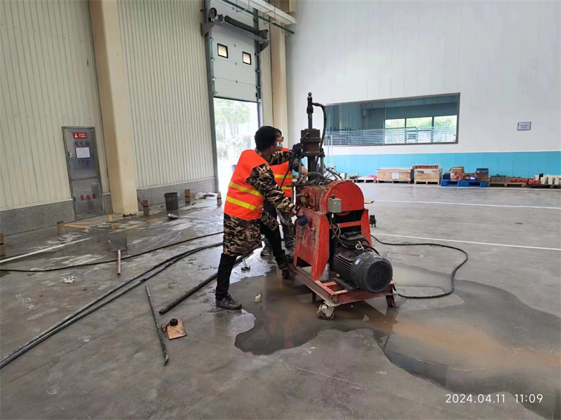 晋宁厂房地面下沉塌陷注浆加固施工